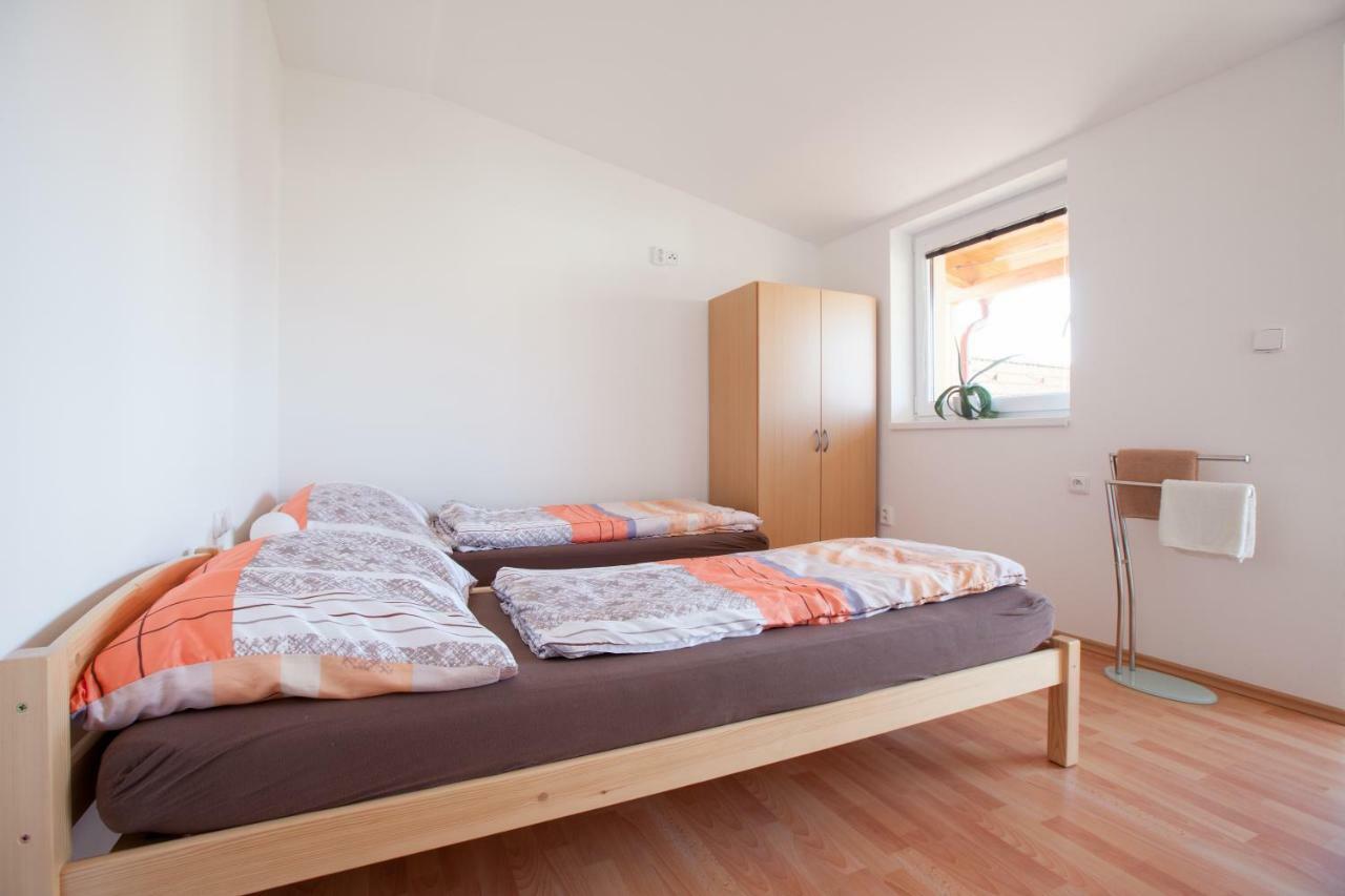 Sklipek Vinarstvi Paul Hotel Velké Bílovice Екстериор снимка