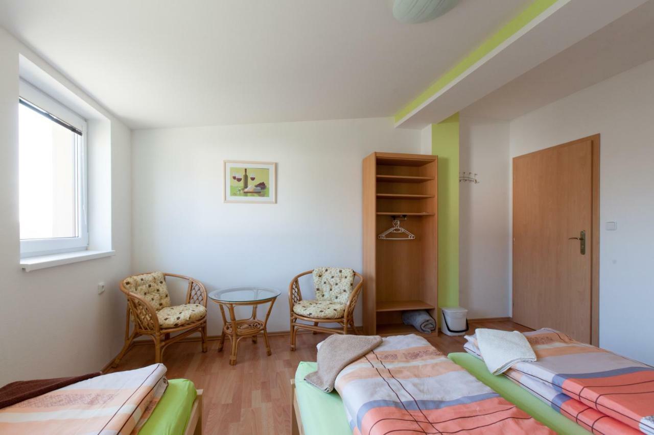 Sklipek Vinarstvi Paul Hotel Velké Bílovice Екстериор снимка